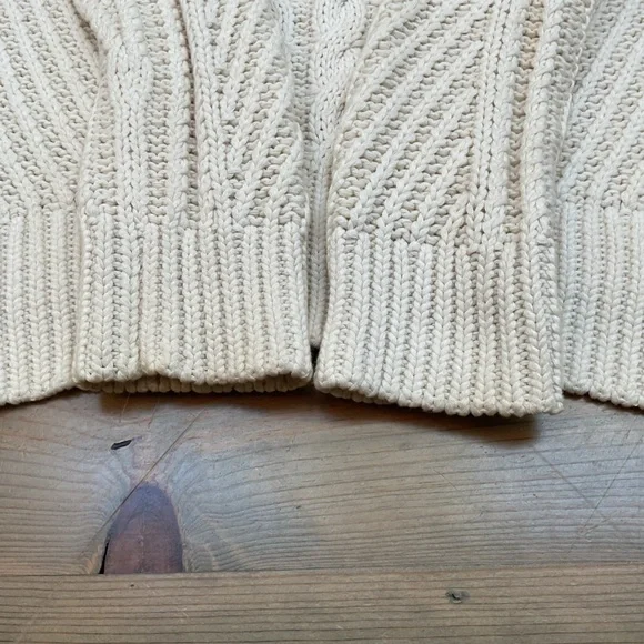 525 AMERICAN CREAM CABLE KNIT CHUNKY SWEATER